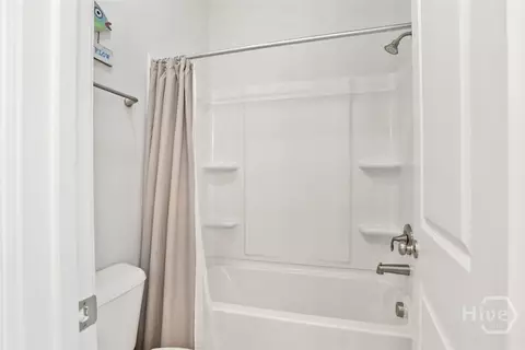 Bath - 134 Bramswell Rd, Pooler, GA 31322 photo 3 of 5