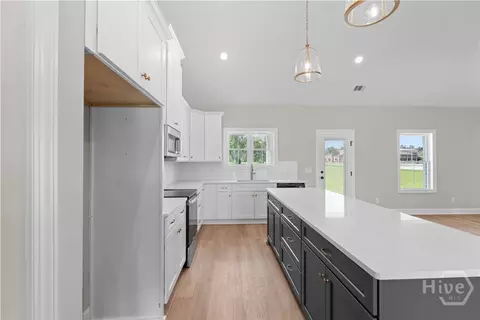 Kitchen - 3 Honeysuckle Dr, Claxton, GA 30417 photo 1 of 2