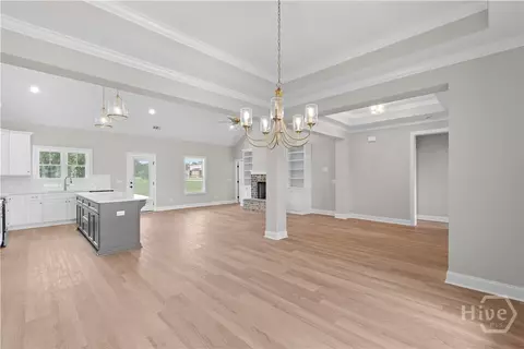Living - 3 Honeysuckle Dr, Claxton, GA 30417 photo 3 of 5