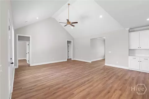 Living - 9 Honeysuckle Dr, Claxton, GA 30417 photo 3 of 3