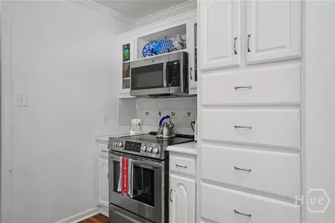 Kitchen - 6 Cane Patch Ln, Savannah, GA 31411 photo 2 of 3