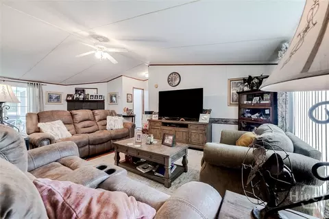 Living - 769 Log Landing Rd, Springfield, GA 31329 photo 2 of 6