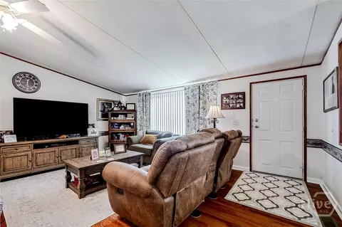 Living - 769 Log Landing Rd, Springfield, GA 31329 photo 1 of 6