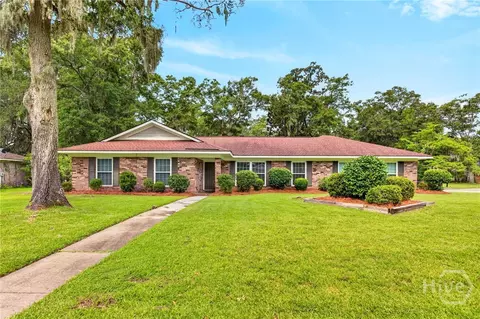 701 Woodridge Dr, Savannah, GA 31410