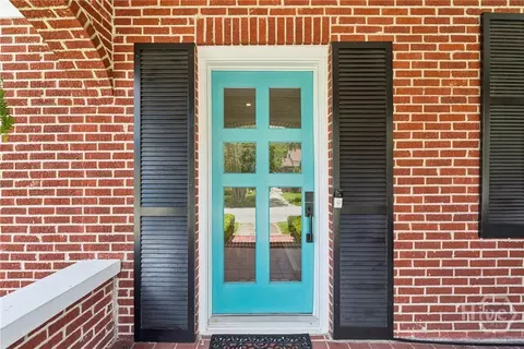 Exterior - 315 E 54th St, Savannah, GA 31405 photo 7 of 12