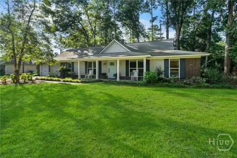 100 Strathy Hall Dr, Richmond Hill, GA 31324