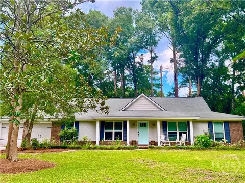 100 Strathy Hall Dr, Richmond Hill, GA 31324