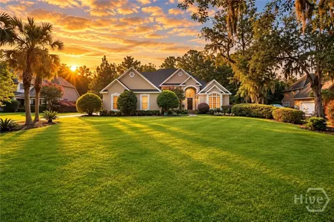 299 Shadow Moss Cir, Richmond Hill, GA 31324