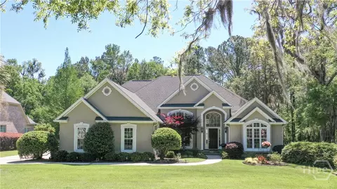 299 Shadow Moss Cir, Richmond Hill, GA 31324