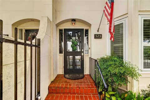 525 E Broughton St, Savannah, GA 31401