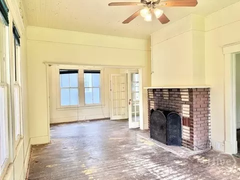 Living - 3313 Gragg St, Thunderbolt, GA 31404 photo 2 of 3