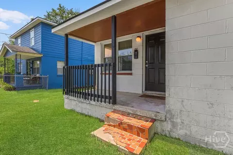 Exterior - 3311 Myrtle St, Savannah, GA 31405 photo 4 of 11
