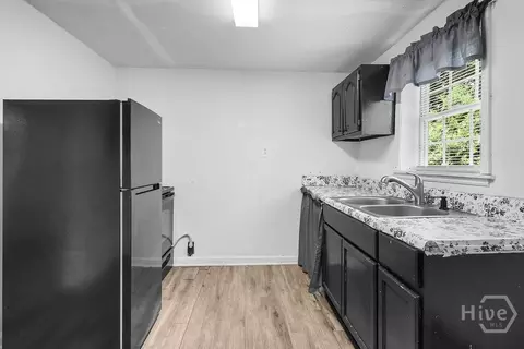 Kitchen - 3311 Myrtle St, Savannah, GA 31405 photo 1 of 1