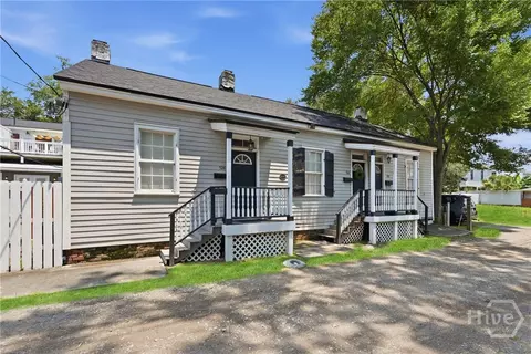 526 E Gwinnett Ln, Savannah, GA 31401