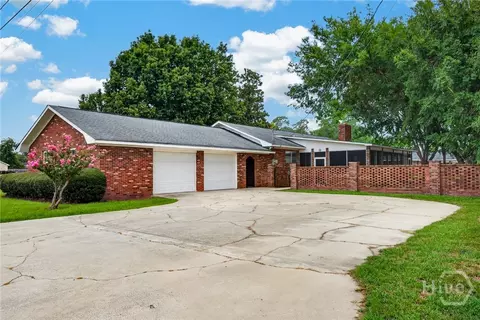 202 Hearn St, Claxton, GA 30417