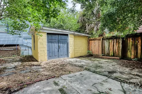 Exterior - 1106 E Broad St, Savannah, GA 31401 photo 12 of 13