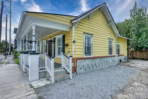 Exterior - 1106 E Broad St, Savannah, GA 31401 photo 4 of 13