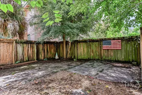 Exterior - 1106 E Broad St, Savannah, GA 31401 photo 11 of 13