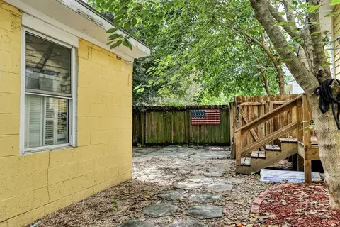 Exterior - 1106 E Broad St, Savannah, GA 31401 photo 10 of 13
