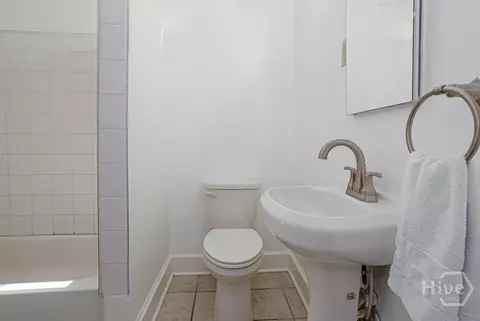 Bath - 1106 E Broad St, Savannah, GA 31401 photo 3 of 4