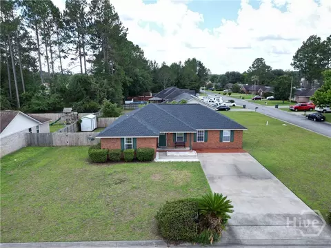 2201 Driftwood Ln, Hinesville, GA 31313