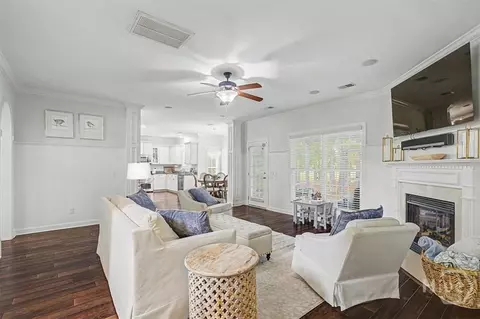 Living - 104 Sutton Ln, Pooler, GA 31322 photo 2 of 2