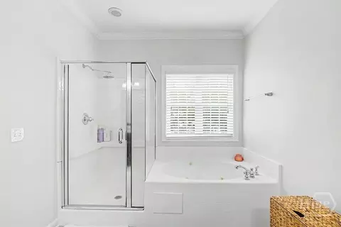 Bath - 104 Sutton Ln, Pooler, GA 31322 photo 2 of 4