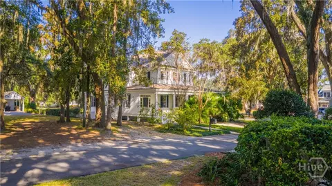 63 Magnolia Ln, Richmond Hill, GA 31324
