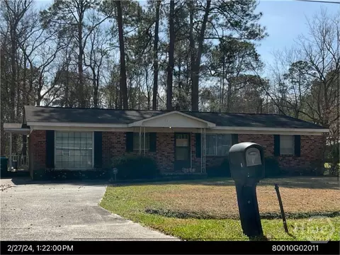 3 Michael Ave, Bloomingdale, GA 31302