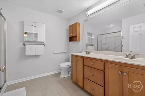Bath - 13 Rivermoor Ct, Savannah, GA 31407 photo 2 of 3