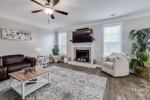 Living - 103 Stage Coach Cir, Guyton, GA 31312 photo 1 of 2