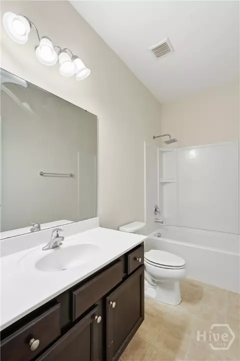 Bath - 4 Olde Gate Ct, Pooler, GA 31322 photo 3 of 4