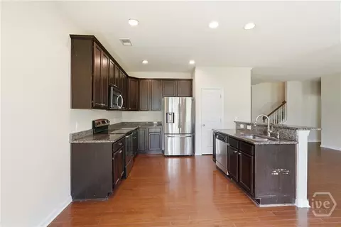 Kitchen - 4 Olde Gate Ct, Pooler, GA 31322 photo 3 of 4
