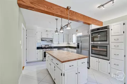 Kitchen - 30 E 60th St, Savannah, GA 31405 photo 4 of 6