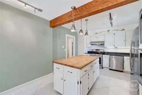 Kitchen - 30 E 60th St, Savannah, GA 31405 photo 2 of 6