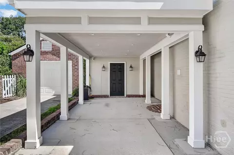 Exterior - 30 E 60th St, Savannah, GA 31405 photo 13 of 14