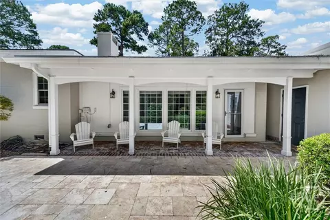 Exterior - 30 E 60th St, Savannah, GA 31405 photo 6 of 14