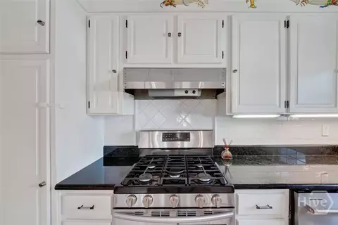 Kitchen - 30 E 60th St, Savannah, GA 31405 photo 3 of 6