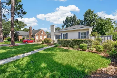 Exterior - 30 E 60th St, Savannah, GA 31405 photo 3 of 14
