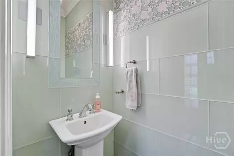 Bath - 30 E 60th St, Savannah, GA 31405 photo 6 of 7