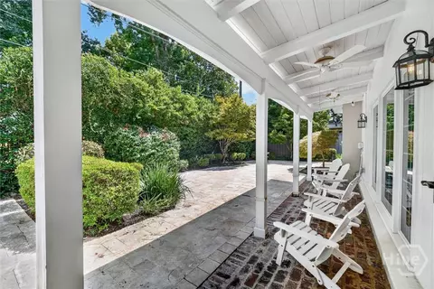 Exterior - 30 E 60th St, Savannah, GA 31405 photo 5 of 14