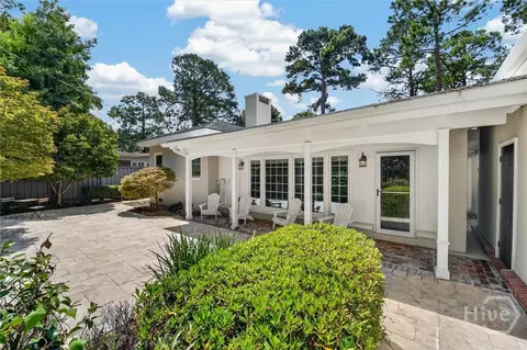 Exterior - 30 E 60th St, Savannah, GA 31405 photo 7 of 14