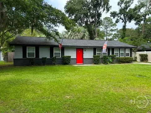 37 Silverstone Cir, Savannah, GA 31406