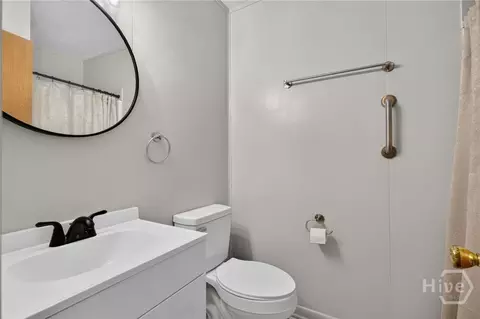 Bath - 114 Fox St, Springfield, GA 31329 photo 4 of 5