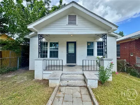 2032 Eppinger St, Savannah, GA 31415