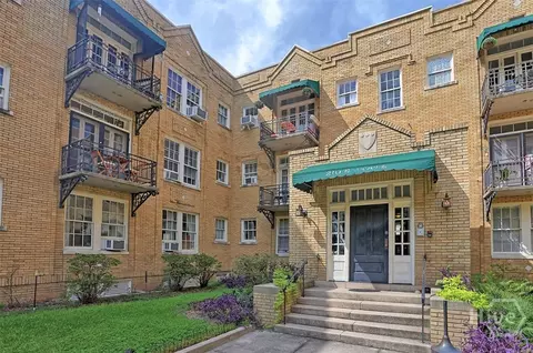 210 E State St #16, Savannah, GA 31401