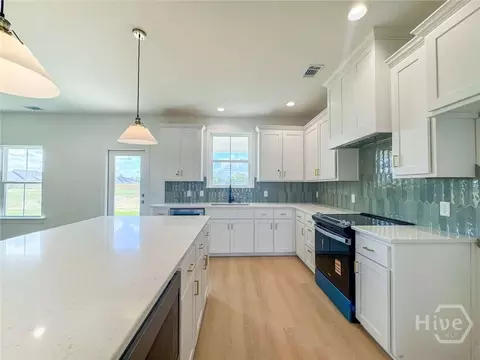 Kitchen - 151 Cottage Loop, Midway, GA 31320 photo 2 of 3