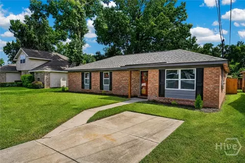 1927 Pendleton St, Savannah, GA 31405