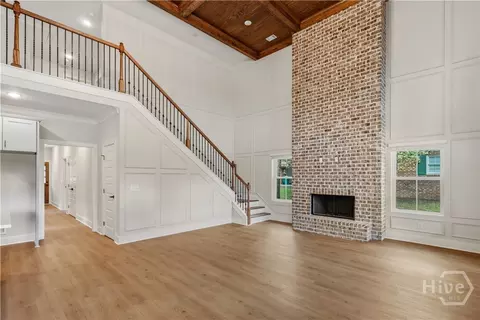 Living - 406 S Ash St, Springfield, GA 31329 photo 2 of 5