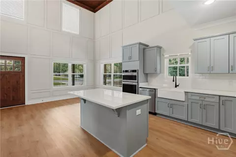 Kitchen - 406 S Ash St, Springfield, GA 31329 photo 3 of 4